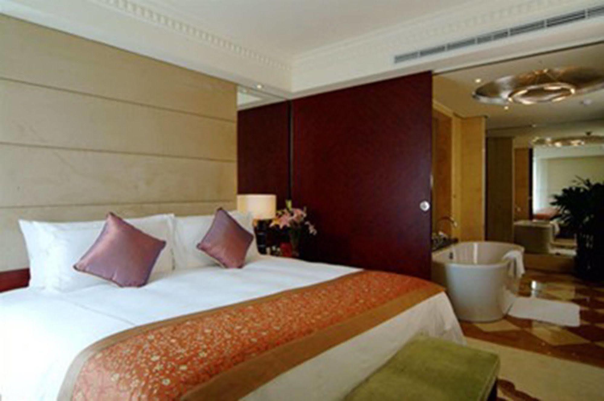Ldf Hotel